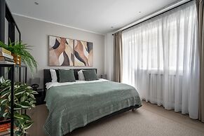Chic & Central 3BR Retreat in the Historic Center