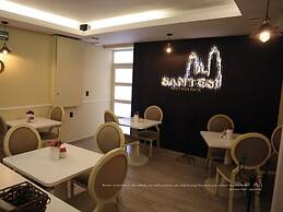 Hotel Santosi
