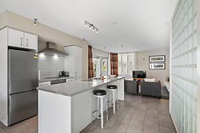 Paihia Waterfront Suites
