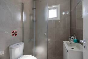 Andrea 3-BR Apt in Mackenzie With Pool