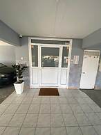 Andrea 3-BR Apt in Mackenzie With Pool