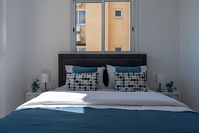 Andrea 3-BR Apt in Mackenzie With Pool