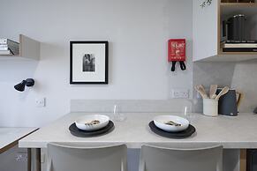Modern Studios with Kitchen & Ensuite