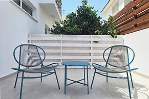 Phaedrus Living Olga Residence