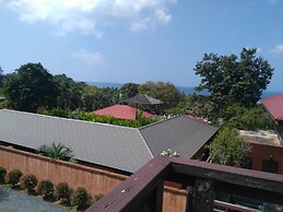 Three Bedroom Balinese Villa - a Shared Pool