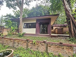Three Bedroom Balinese Villa - a Shared Pool