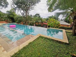 Three Bedroom Balinese Villa - a Shared Pool
