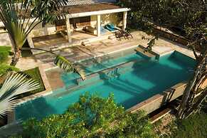 Three Bedroom Balinese Villa - a Shared Pool
