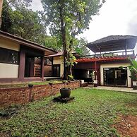 Three Bedroom Balinese Villa - a Shared Pool