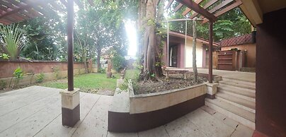 Three Bedroom Balinese Villa - a Shared Pool