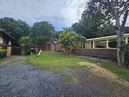 Three Bedroom Balinese Villa - a Shared Pool