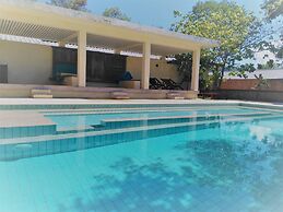 Three Bedroom Balinese Villa - a Shared Pool