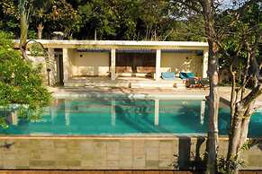 Three Bedroom Balinese Villa - a Shared Pool