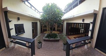 Three Bedroom Balinese Villa - a Shared Pool