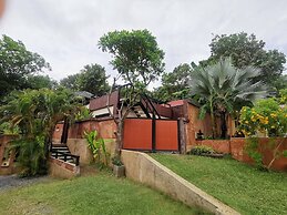 Three Bedroom Balinese Villa - a Shared Pool