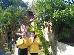 Three Bedroom Balinese Villa - a Shared Pool