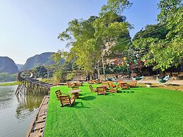 An Riverside Ecolodge