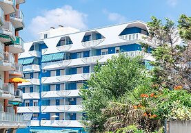 Apartment a Stone's Throw From the Beach