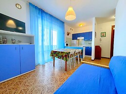 Apartment a Stone's Throw From the Beach