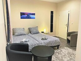 Apartment in Pellingen With Parking