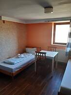 2-Rent Group Hostel Rooms&Apartments EVE168