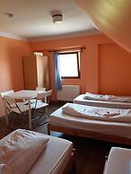 2-Rent Group Hostel Rooms&Apartments EVE168