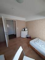 2-Rent Group Hostel Rooms&Apartments EVE168