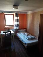 2-Rent Group Hostel Rooms&Apartments EVE168
