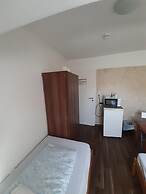 2-Rent Group Hostel Rooms&Apartments EVE168