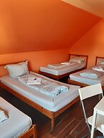 2-Rent Group Hostel Rooms&Apartments EVE168