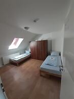 2-Rent Group Hostel Rooms&Apartments EVE168