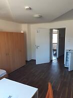 2-Rent Group Hostel Rooms&Apartments EVE168