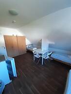 2-Rent Group Hostel Rooms&Apartments EVE168