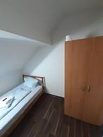 2-Rent Group Hostel Rooms&Apartments EVE168