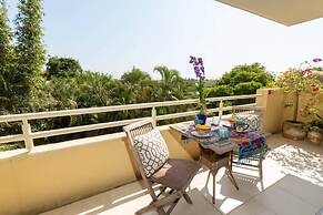 Sleeps 6 Views Beach 1 Block