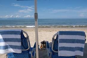 Sleeps 6 Views Beach 1 Block