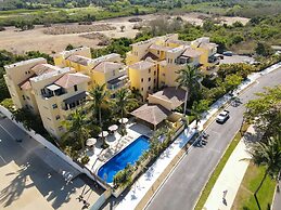 Sleeps 6 Views Beach 1 Block