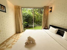 Modern 2bhk w Pool Access 5km to Coco Beach