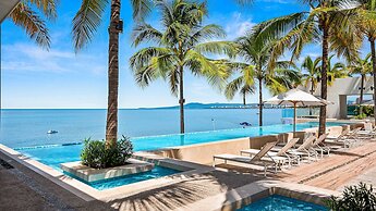Beachfront Private Pool Theatre Room Views