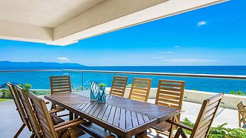 Beachfront Private Pool Theatre Room Views