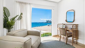 Beachfront Private Pool Theatre Room Views