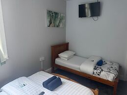 100 Pipers Hotel