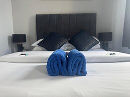 100 Pipers Hotel