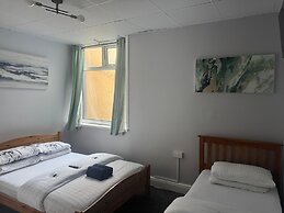 100 Pipers Hotel