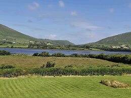 Cosy Cahirciveen Villa - Stunning Views
