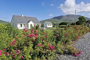 Cosy Cahirciveen Villa - Stunning Views
