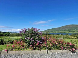 Cosy Cahirciveen Villa - Stunning Views