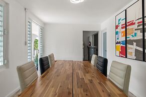 Cozy Flat Two Sleeping Areas Full-size bed