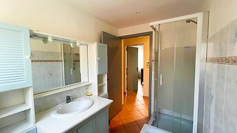 Villa in St Denis With Pool & Pyrenees View
