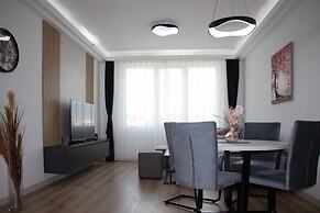 Luxury two Bedroom Condo & Pool, 3rd Floor